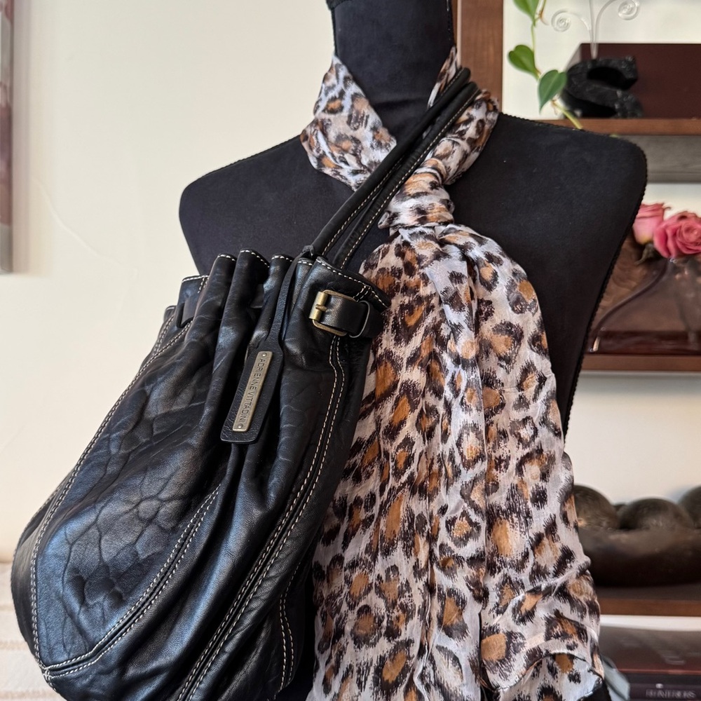 Adrienne Vittadini Gorgeous Black Leather Shoulder Bag - Picture 12 of 12